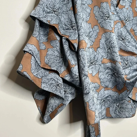 Aakaa  Soft Blue and Brown wrap top - Picture 5 of 10